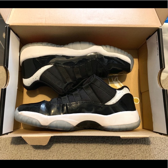 Air Jordan 11 Low Black Infrared - Picture 2 of 4